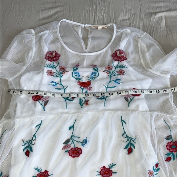 Grand & Greene White Sleeveless Embellished Blouse Size Large - Picture 6 of 8